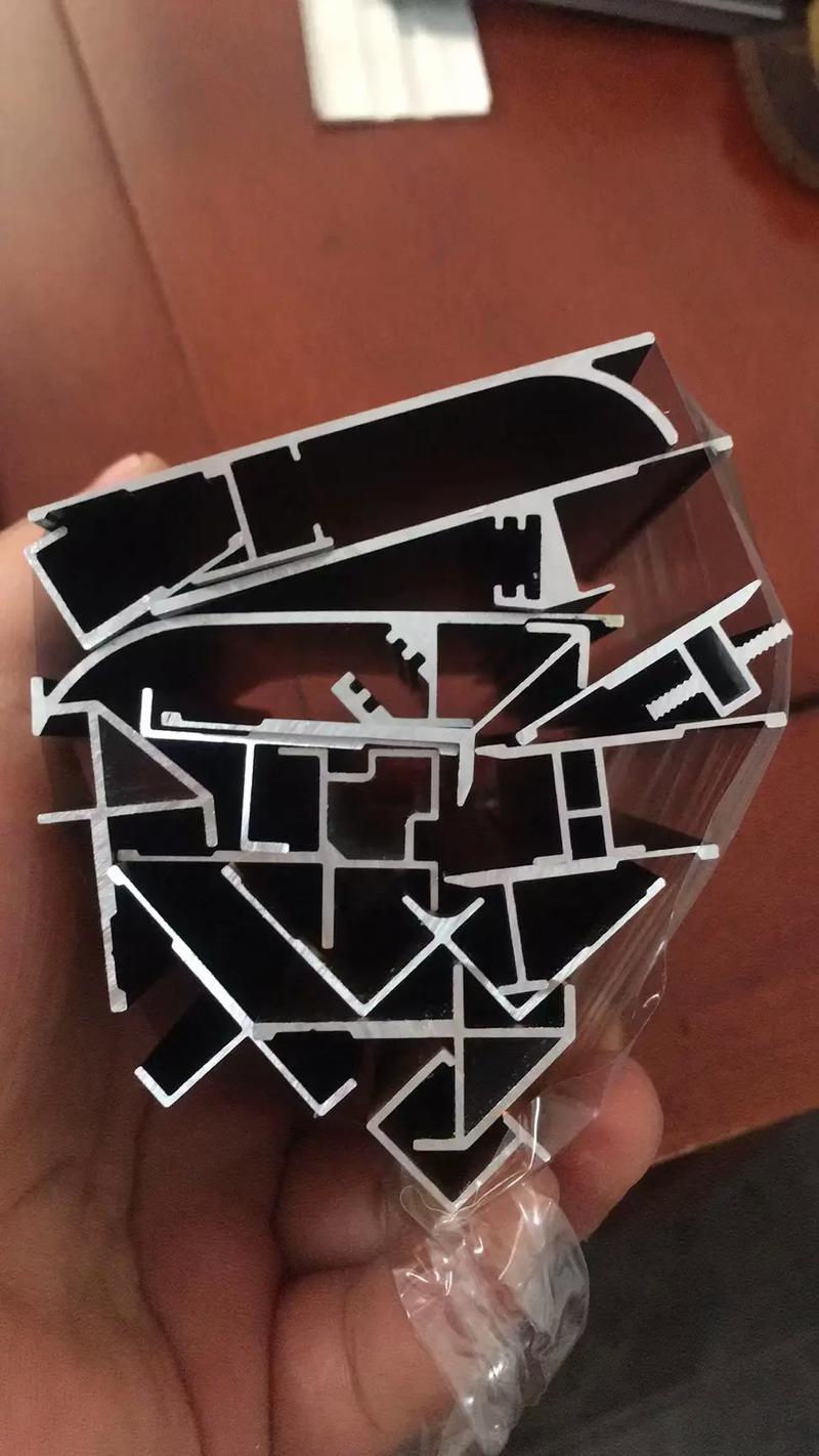 五金配件護(hù)墻板系列產(chǎn)品 高品質(zhì)零售，滿足多樣化需求